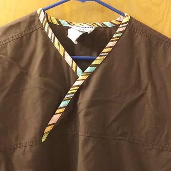 L Scrub Top - Picture 1 of 2